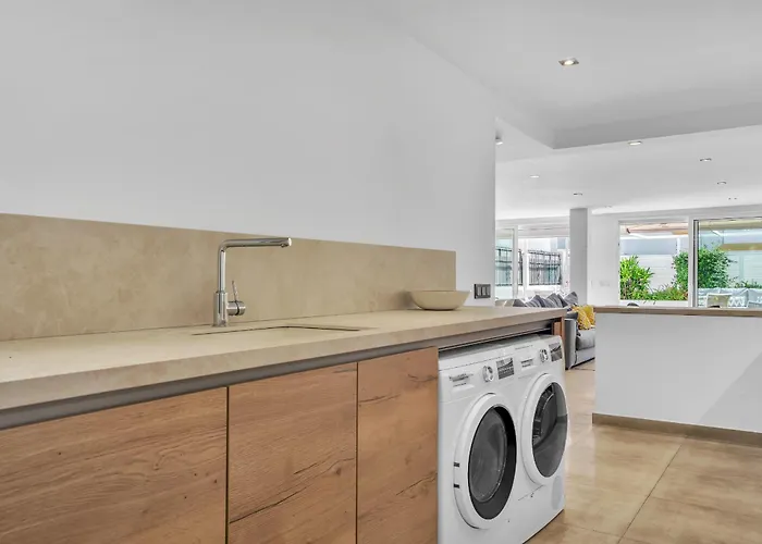 Semesterbostad Casa Adriana - Marbellamar Modern Townhouse By Finest Marbella