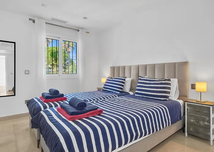 Semesterbostad Casa Adriana - Marbellamar Modern Townhouse By Finest Marbella