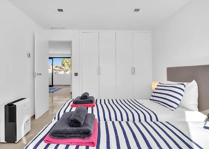 Casa Adriana - Marbellamar Modern Townhouse By Finest *